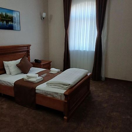 Maximum Hotel Navoi Kültér fotó