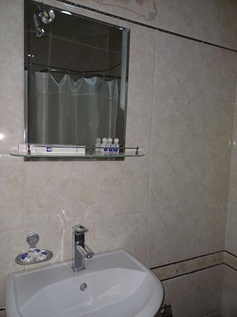 Maximum Hotel Navoi Kültér fotó