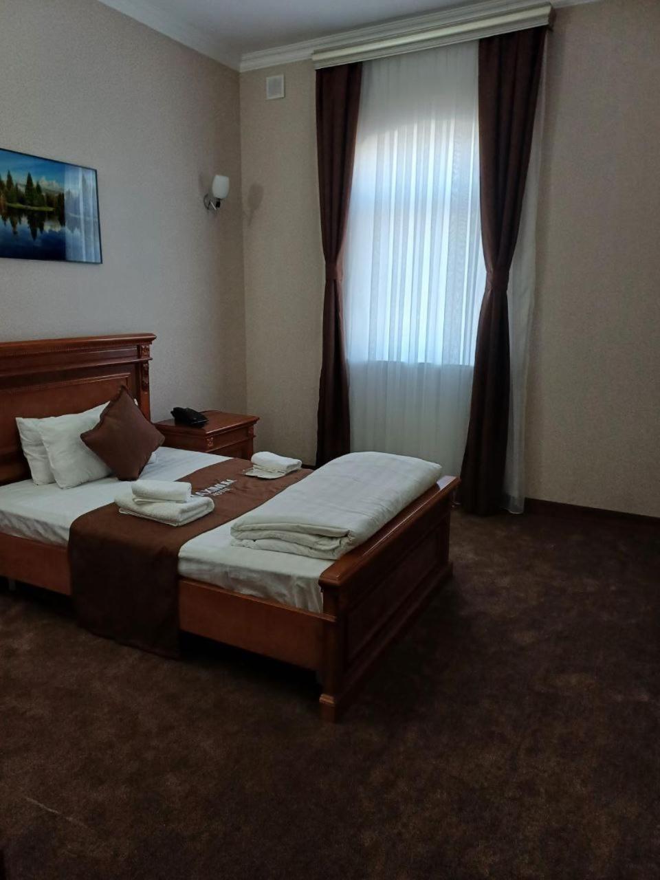 Maximum Hotel Navoi Kültér fotó